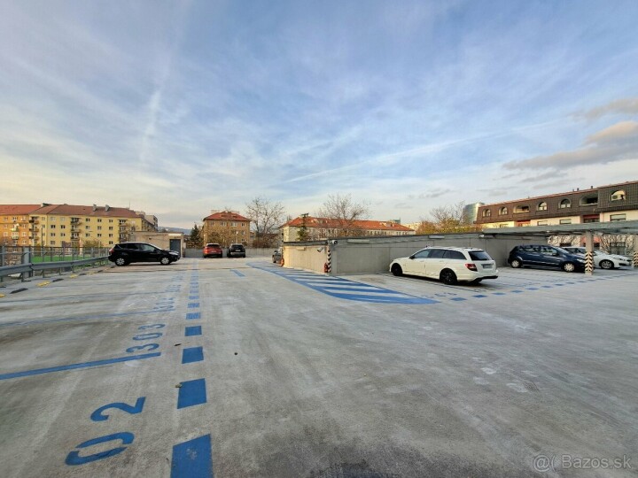 Predaj parkovacieho miesta na streche v Jégeho aleji, Bratislava