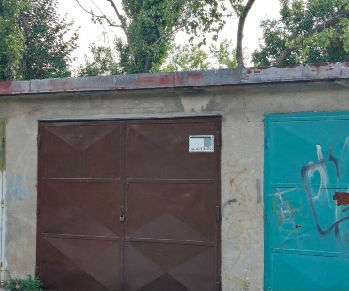 Na predaj - samostatná garáž s montážnou jamou, Vyhnianska cesta, Bratislava III
