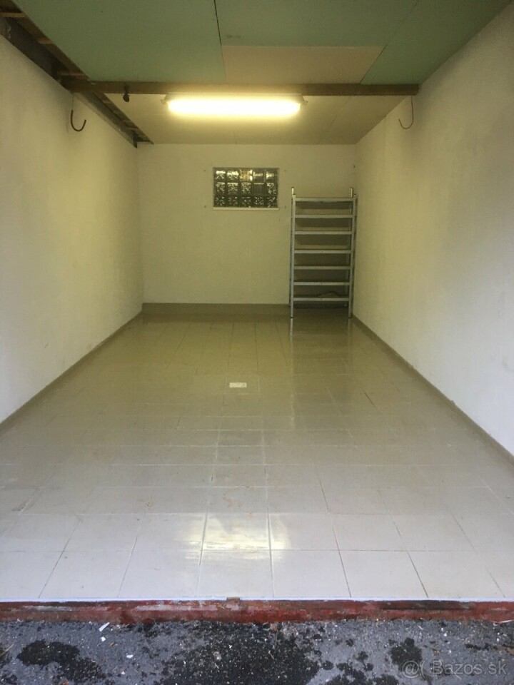 Predaj zrekonštruovanej garáže v Turzovke o rozlohe 18m²