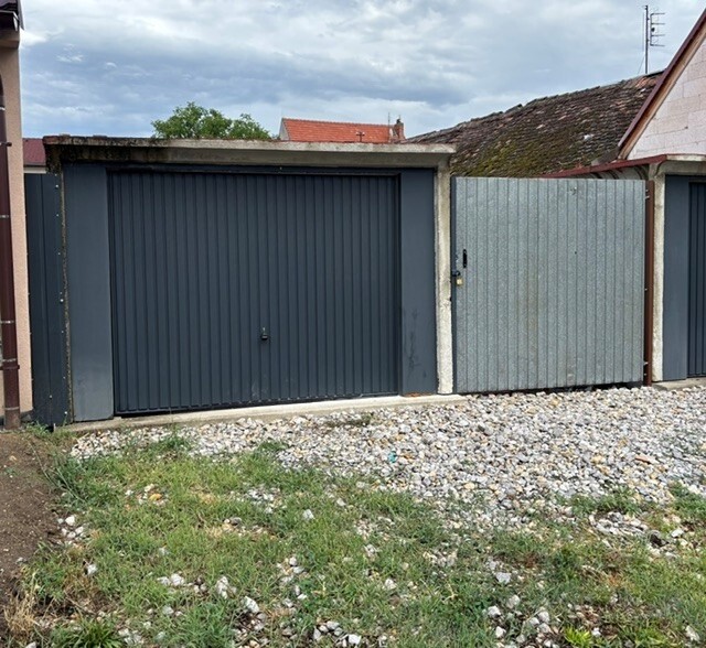 Dlhodobý prenájom garáže so zavedenou elektrinou v Skalici