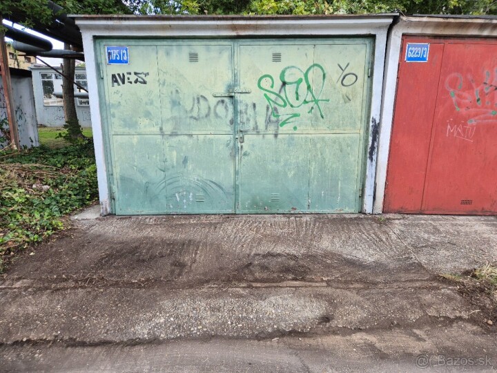 Na predaj murovaná garáž v Bratislave - Východ