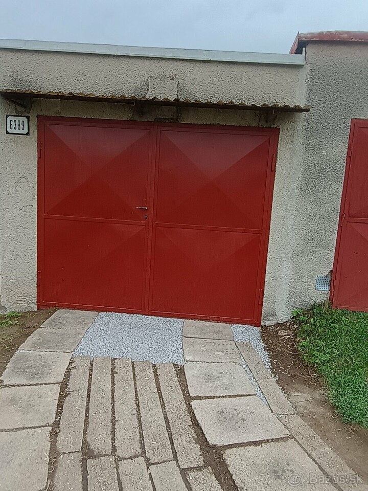 Priestranná garáž na predaj v sídlisku Tarča