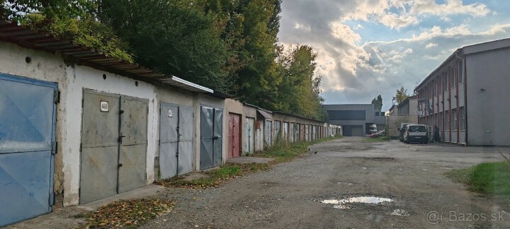 Garáž na predaj 17 m² na Vodárenskej ulici