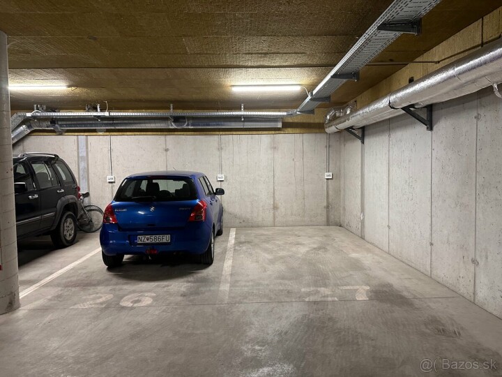 Prenájom garážového státia v Soho II.