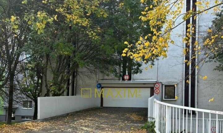 Predaj priestrannej garáže v parkovacom dome na Medveďovej ulici