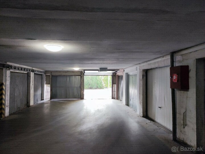 Na predaj priestranná garáž v Dunajskej Strede, sídlisko Nová Ves
