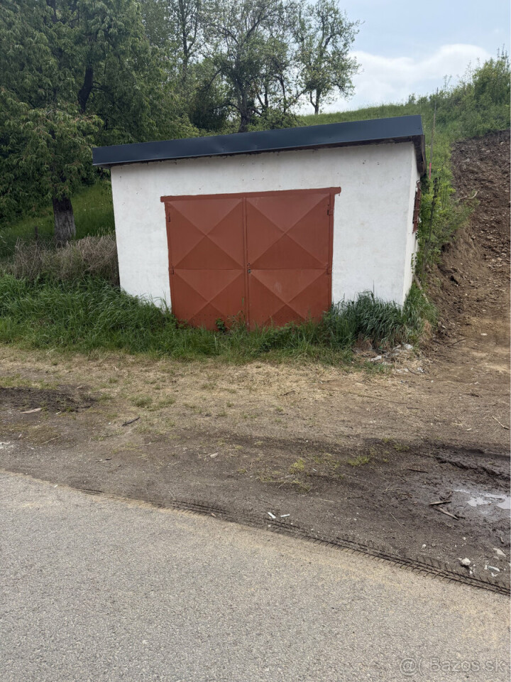 Priestranná garáž na predaj na Valaškovskej ulici v Humennom