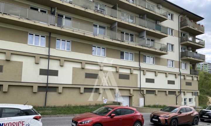 Predaj priestranného parkovacieho miesta v garážovom dome na Svätej rodiny, Košice