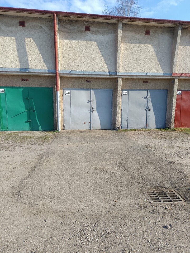 Predaj garáže v Trenčíne na ulici Ovocná s montážnou jamou