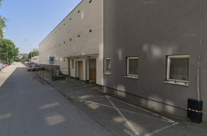 Garáž na predaj v Pezinku, L. Novomestského, 16.5 m²