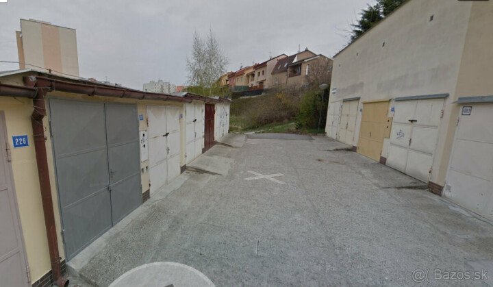 Na predaj garáž na ulici Halalovka - 18 m²