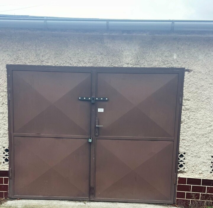 Murovaná garáž na predaj na Masarykovej ulici v Michalovciach