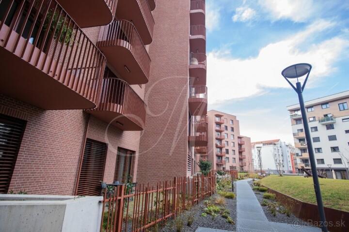Predaj vnútorného parkovacieho miesta v projekte ZWIRN