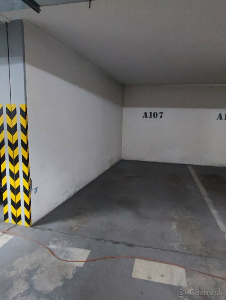 Dlhodobý prenájom garážového státia v Karlovej Vsi, Bratislava