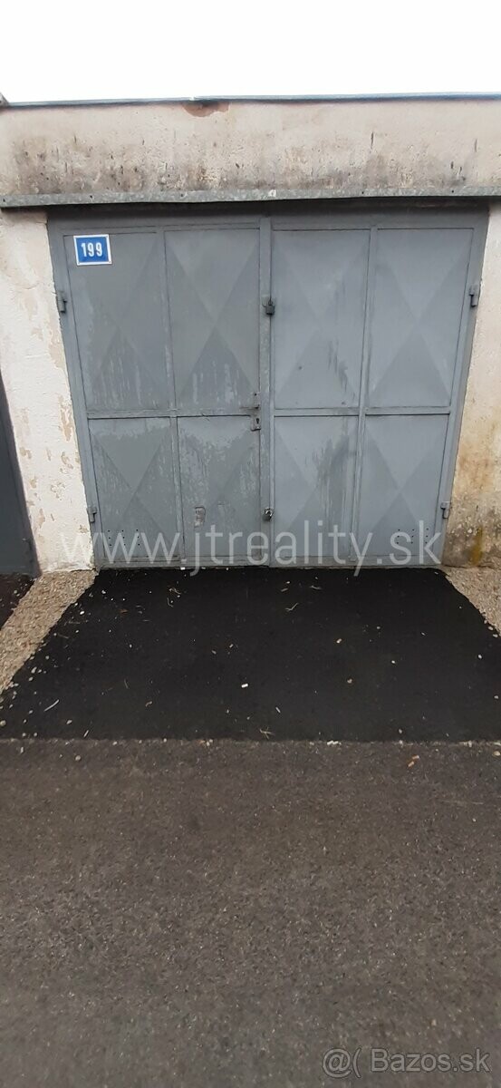 Na predaj murovaná garáž pri poliklinike v Moldave nad Bodvou