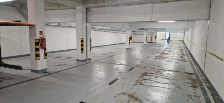 Prenájom garážových miest v parkovacom dome v Košiciach