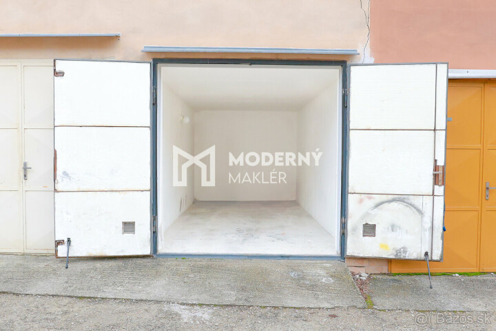 Na predaj garáž v Trenčíne na ulici Halalovka s prístupom k elektrine