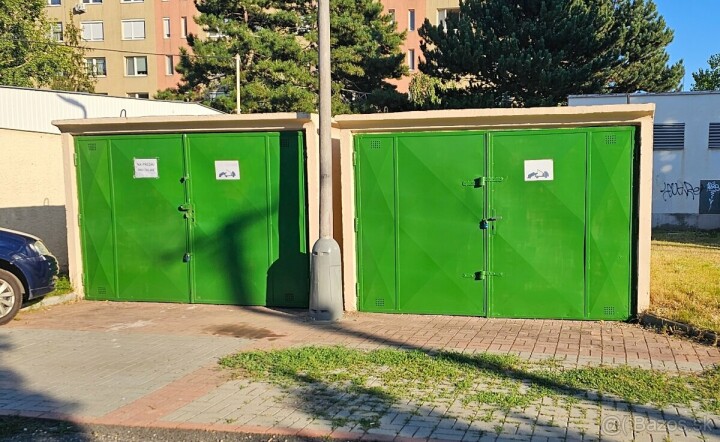 Predaj dvoch betónových garáží s parkovacím miestom na Pažitnej ul., Sereď