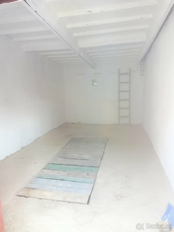 Prenájom garáže s montážnou jamou na Jakobyho ulici
