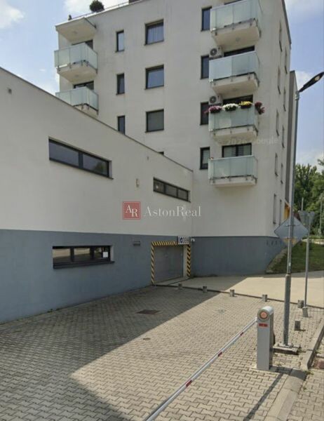 Predaj: Vonkajšie parkovacie miesto pri plážovom kúpalisku Švermová 42