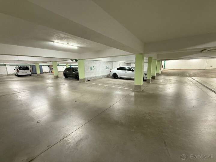 Vnútorné parkovacie miesto v Rezidencii Mestský park, Košice