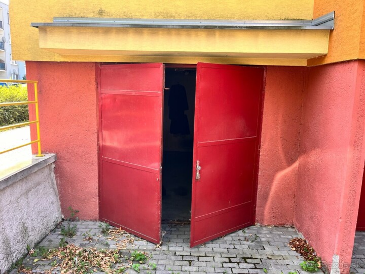 Dlhodobý prenájom vykurovanej garáže s elektrinou