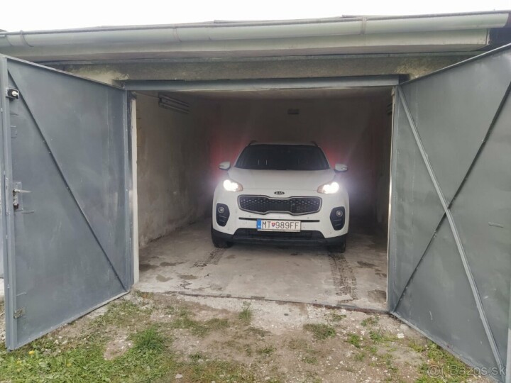 Murovaná garáž na prenájom v Martine