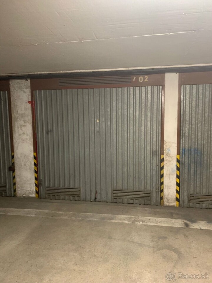 Na predaj samostatná garáž v garážovom dome