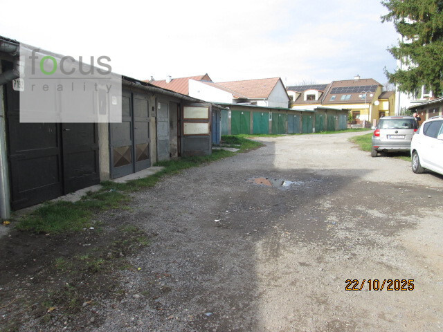 Na predaj murovaná garáž na ul. Švermova - Zlatý potok