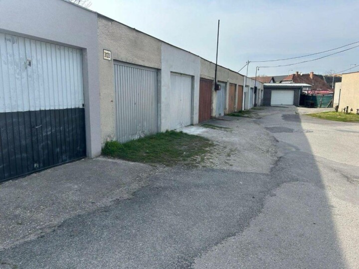 Garáž na predaj v centre Dunajskej Stredy s rozlohou 18 m²
