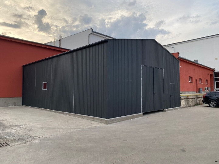 Predaj haly s rozmermi 8x12 metrov