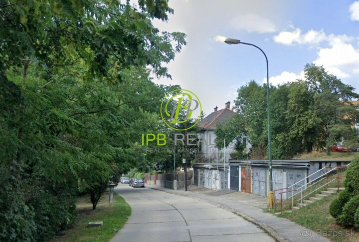 Na predaj samostatná garáž na Opavskej ulici v Kramároch