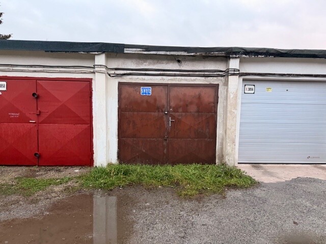 Garáž na predaj v Terase na Hronskej ulici s výbornou polohou