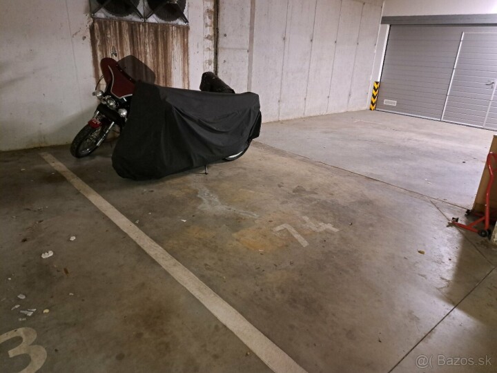 Garážové státie pre motocykle na prenájom