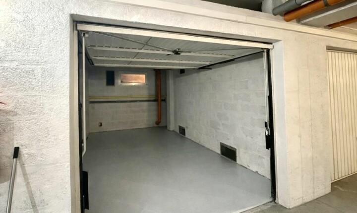 Prenájom garáže v suteréne bytového domu na ulici Dona Sandtnera, Pezinok