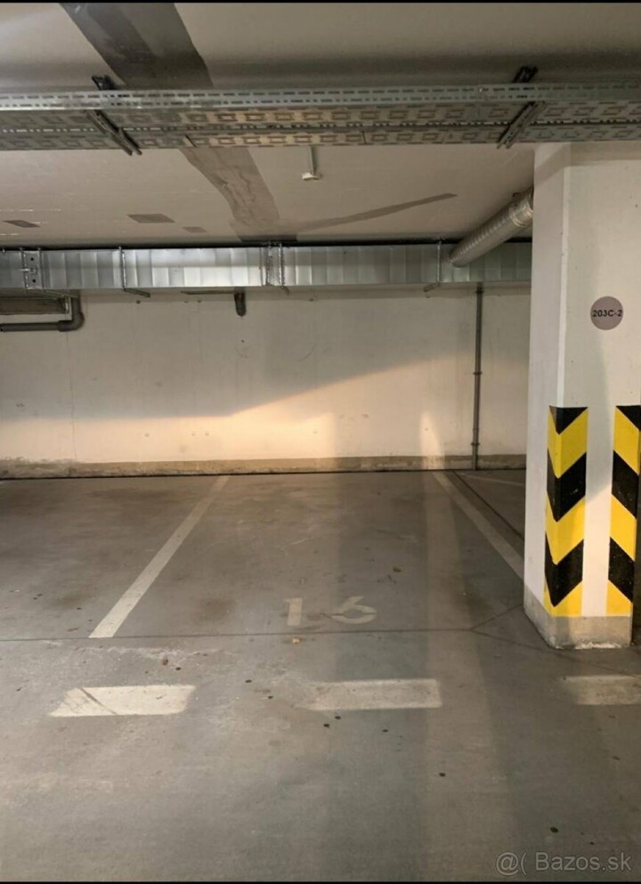 Predaj garážového státia č. 16 v Koloseo na Tomášikovej ulici
