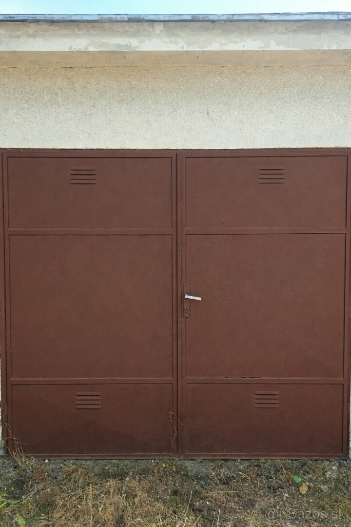 Garáž s montážnou jamou na predaj v Novom Meste nad Váhom