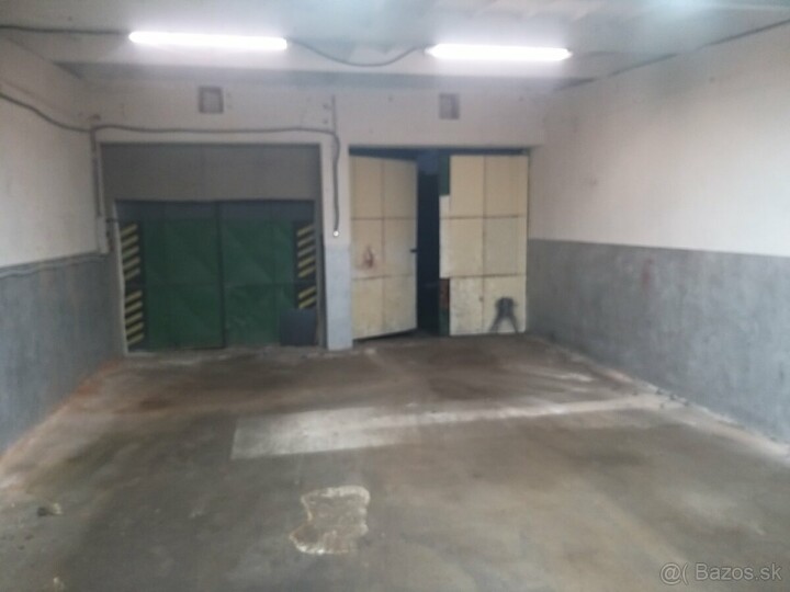 Prenájom dvojgaráže s rozlohou 58 m² v obci Babina