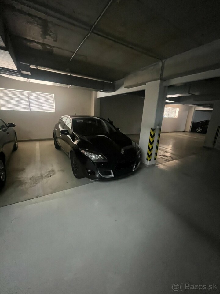 Na prenájom garážové státie na Jegeho Aleji
