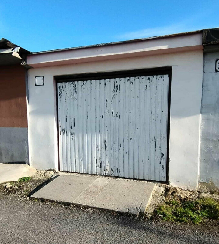 Murovaná garáž na predaj v Opatovej