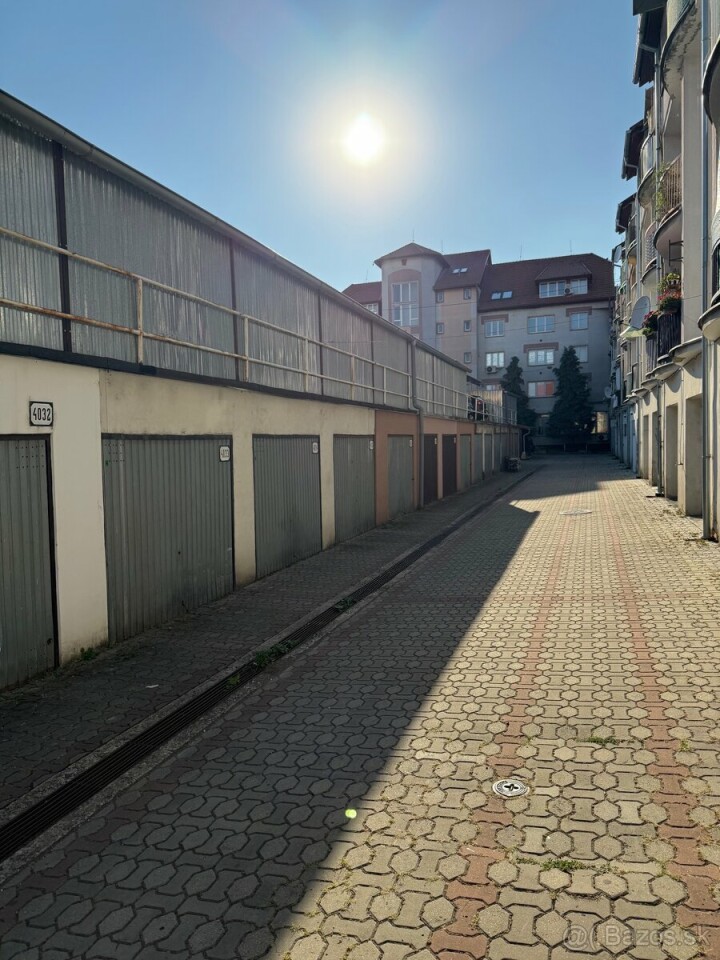 Prenájom garáže s elektrickou prípojkou v stráženom areáli