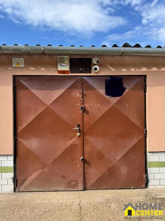 Predaj garáže 21 m² na Tabakovej ulici v Komárne