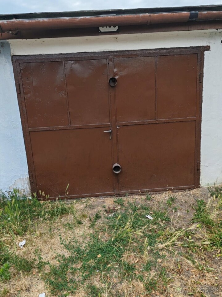 Prenájom bezpečnej garáže v Humennom pri Tescu