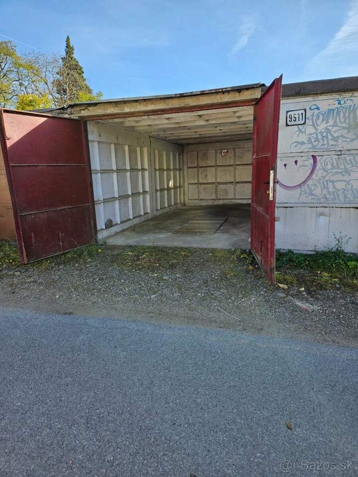 Prenájom garáže 18 m² s montážnou jamou pri OC Novum