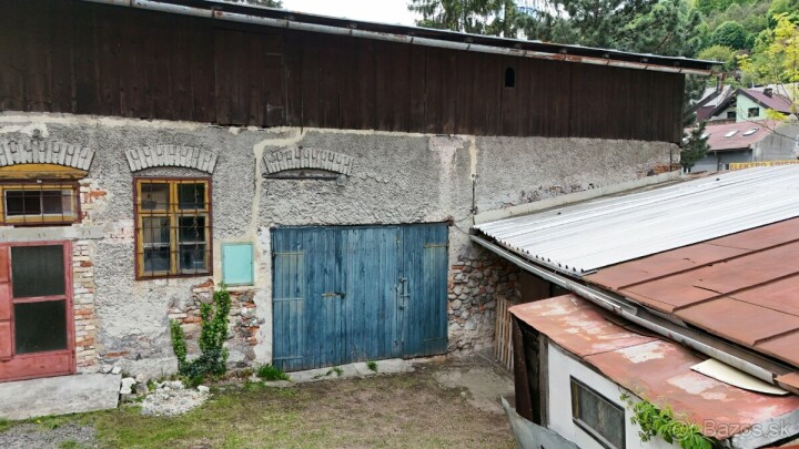 Na predaj murovaná garáž so skladovými priestormi v Kremnici