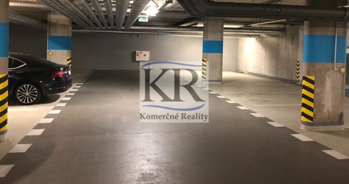 Prenájom garážového státia v novostavbe, Trenčín – Juh, 80,- EUR