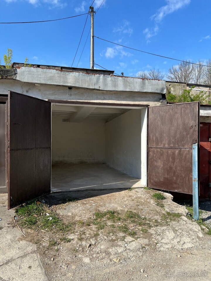 Na predaj slnečná garáž 17m s pozemkom v Rači potok - KE