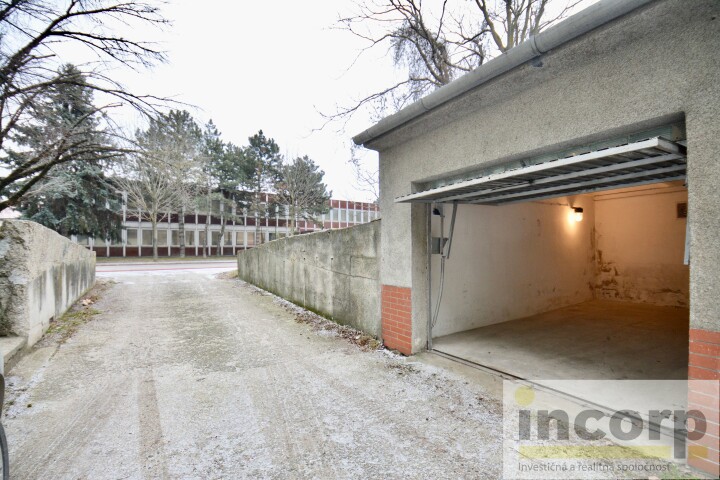 Murovaná garáž s elektrinou na Pionierskej ulici na predaj