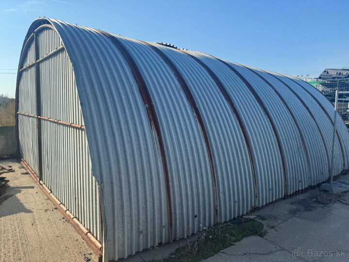 Na predaj malá oblúková hala 6x6 m