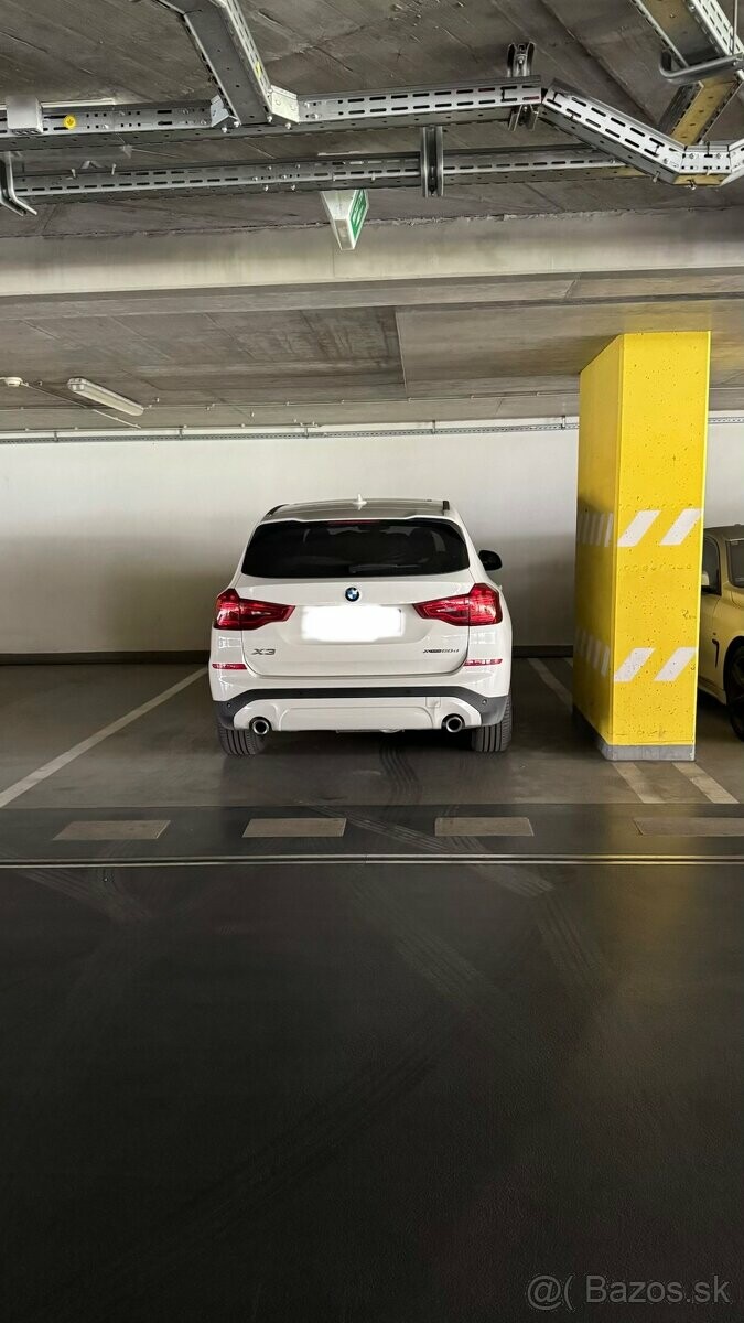 Prenájom širšieho parkovacieho miesta v Panorama City
